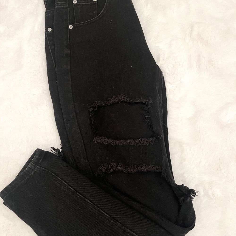Kendall and Kylie black distressed Jeans
